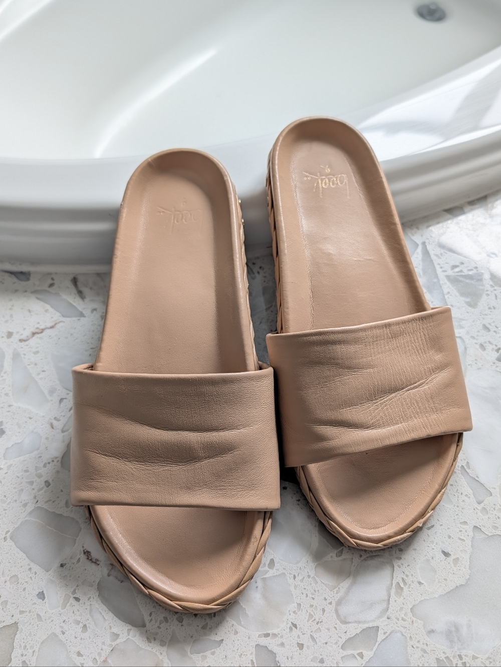 Beek Gallito Slide Sandal - Picture 11 of 11